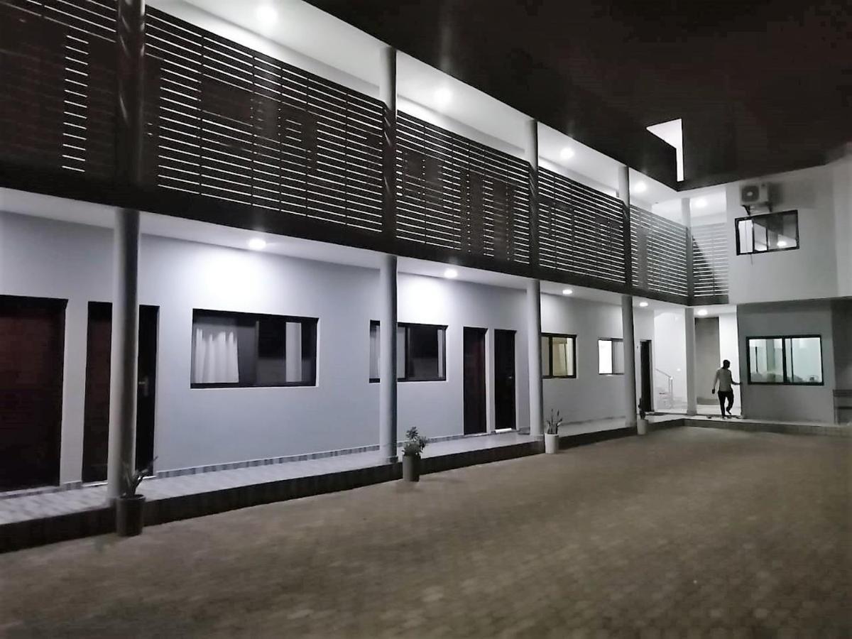40 40 Accommodation Matola 外观 照片