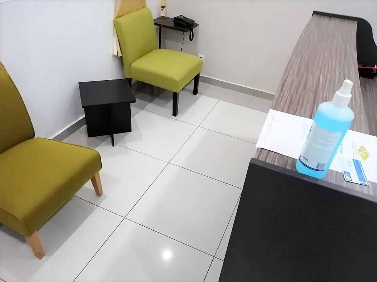 40 40 Accommodation Matola 外观 照片