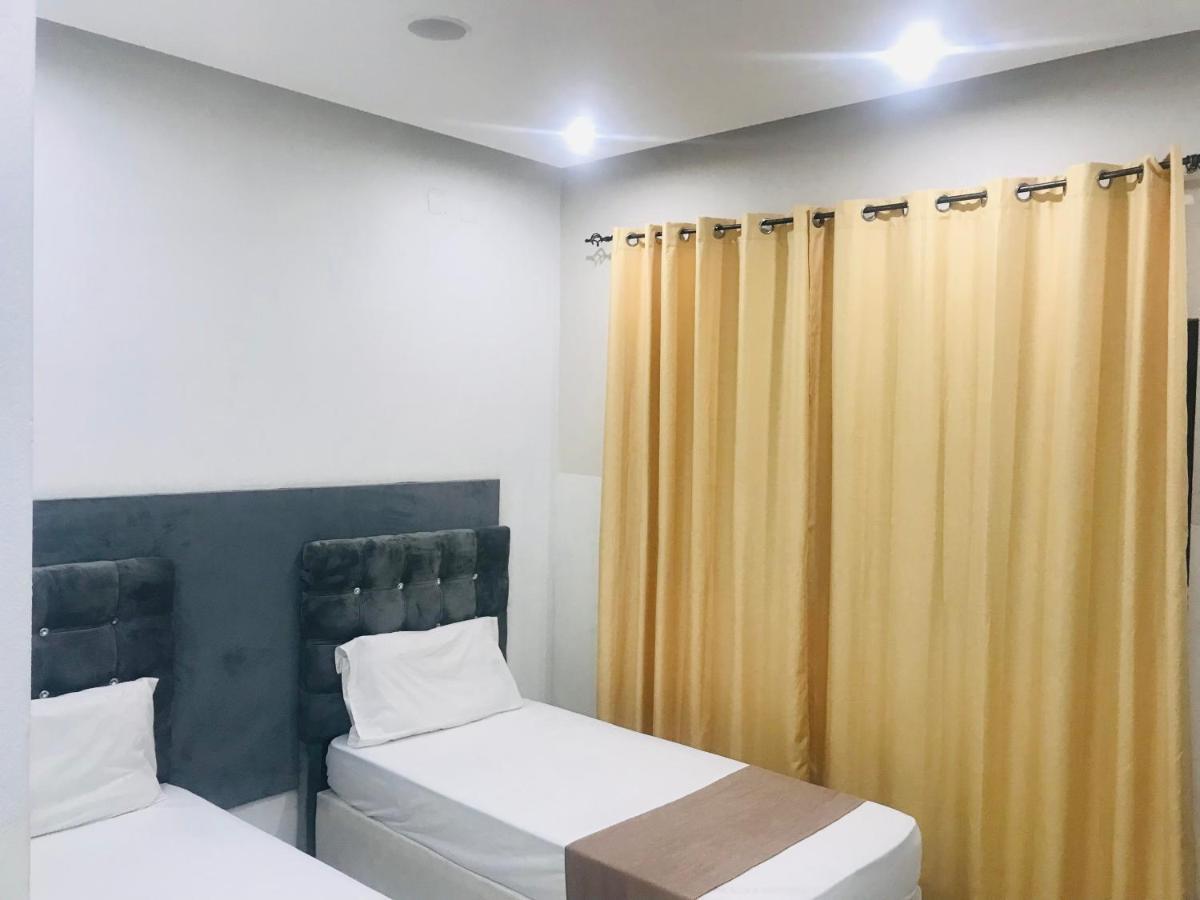 40 40 Accommodation Matola 外观 照片