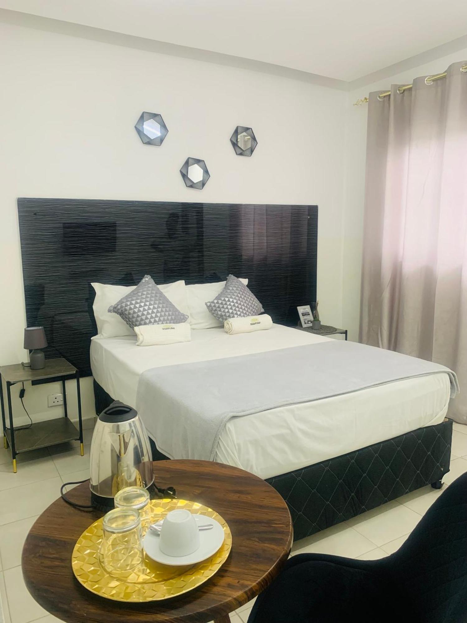 40 40 Accommodation Matola 外观 照片